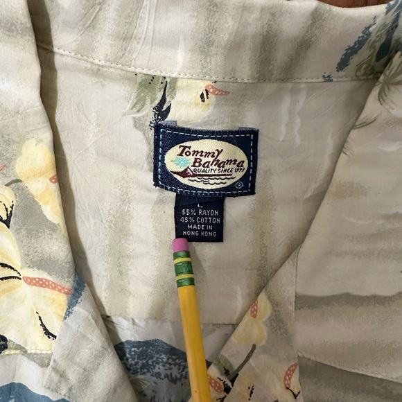 Tommy Bahama Men’s Hawaiian Print Short sleeve button up shirt, L - Picture 5 of 8
